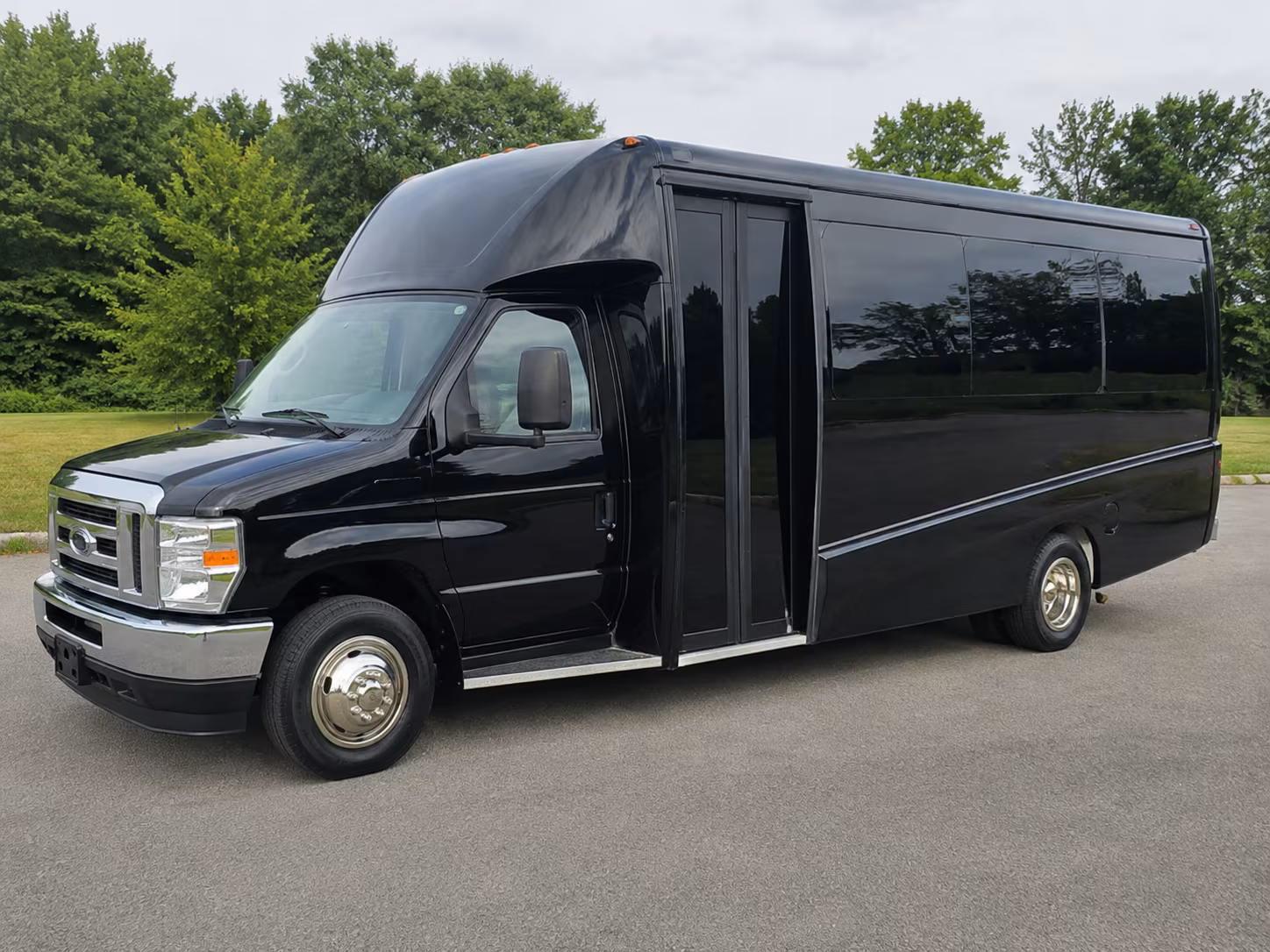charter buses for ku campus and university field trips in lawrence