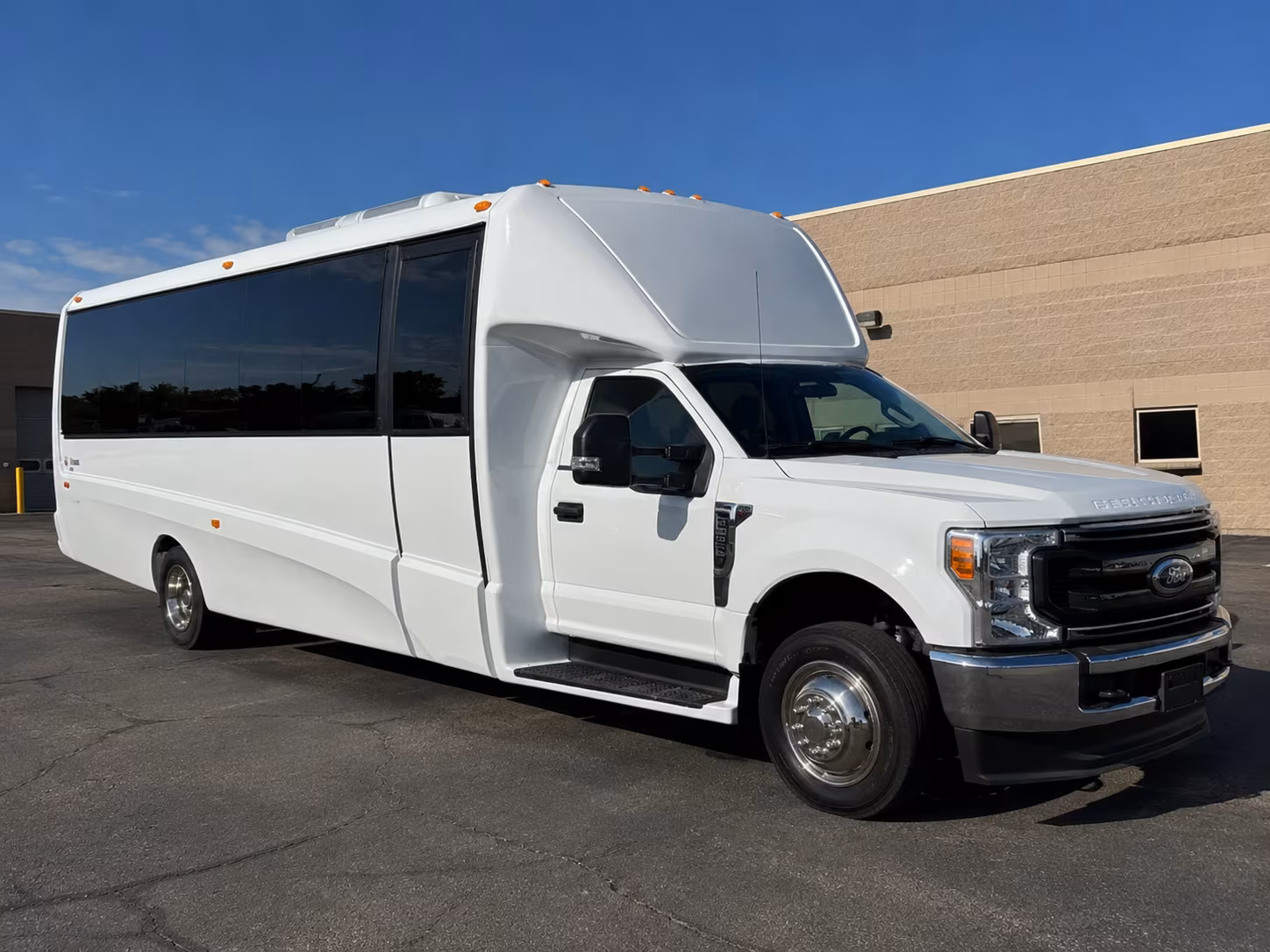 massachusetts street bar crawl and nightlife buses